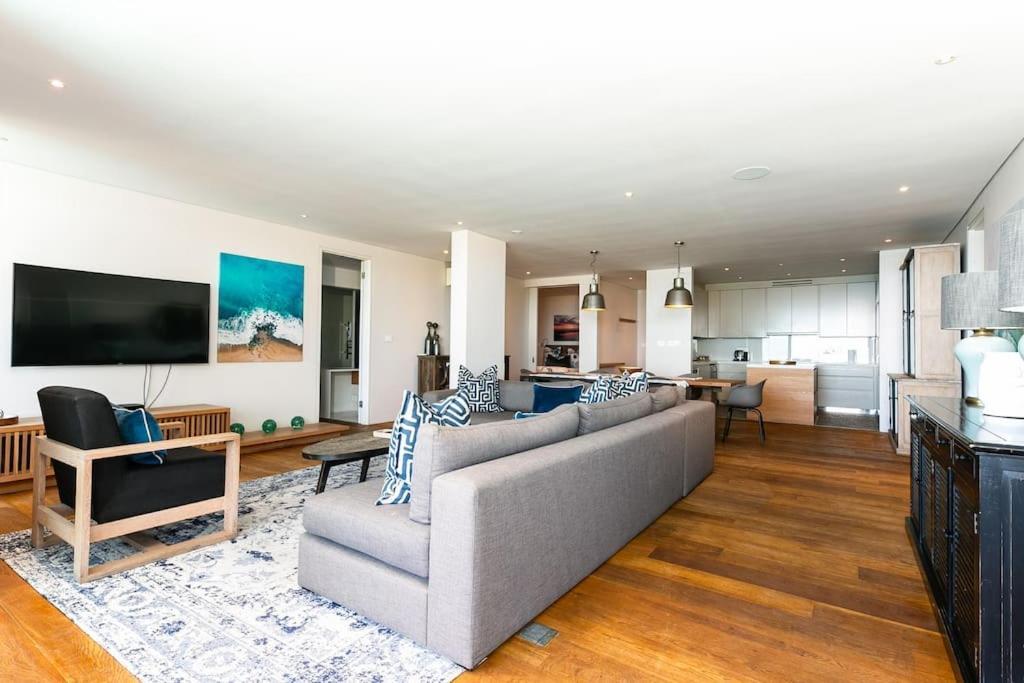 Waters Edge 101 Apartment